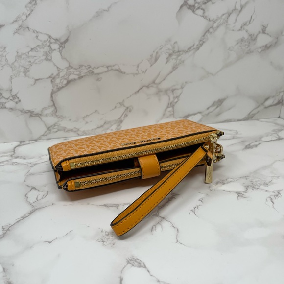 Michael Kors Avril Small Satchel And Wallet - Picture 12 of 15